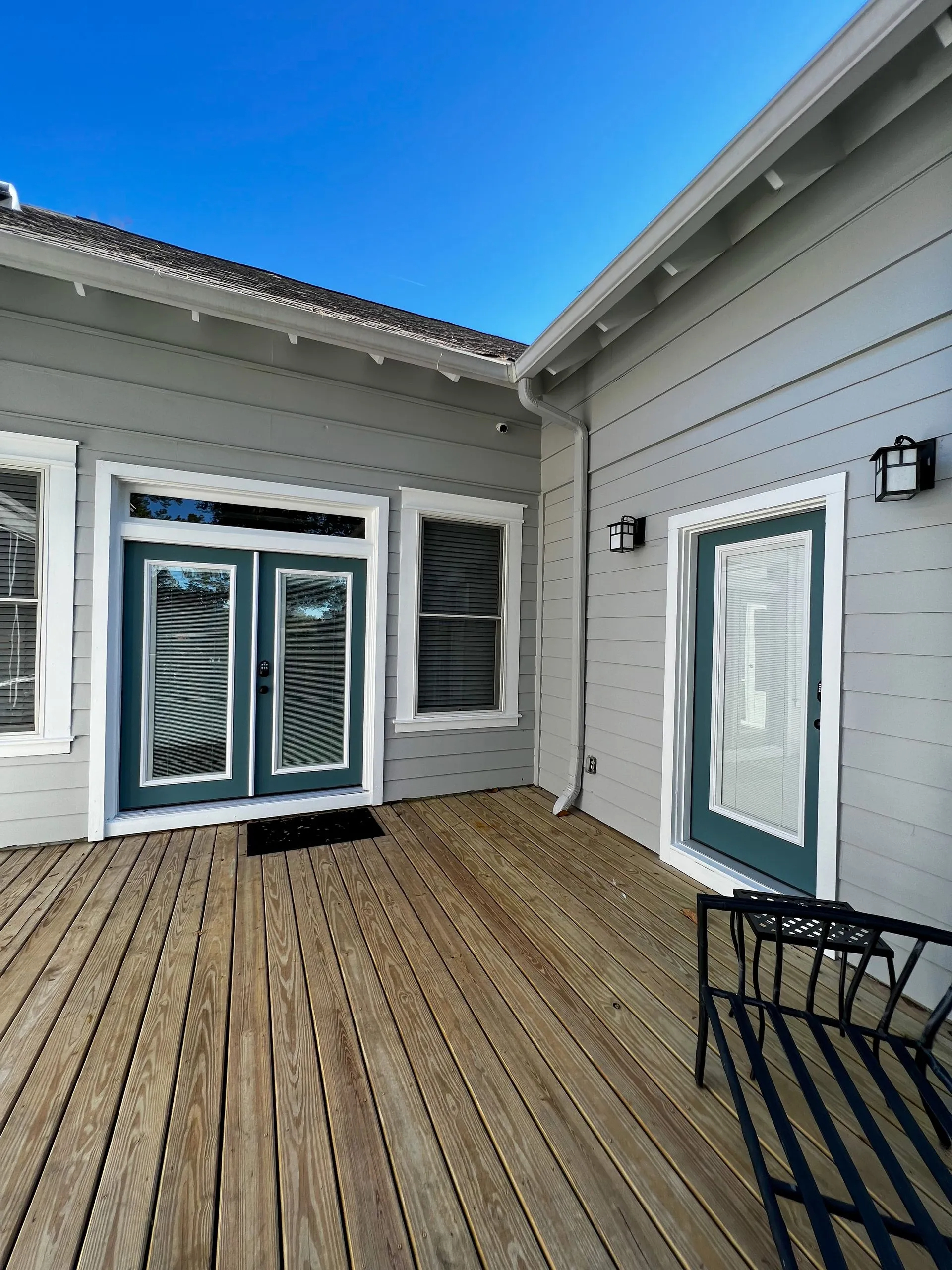 Custom Deck Builders in Moorpark CA | Lotus Custom Cabinetry