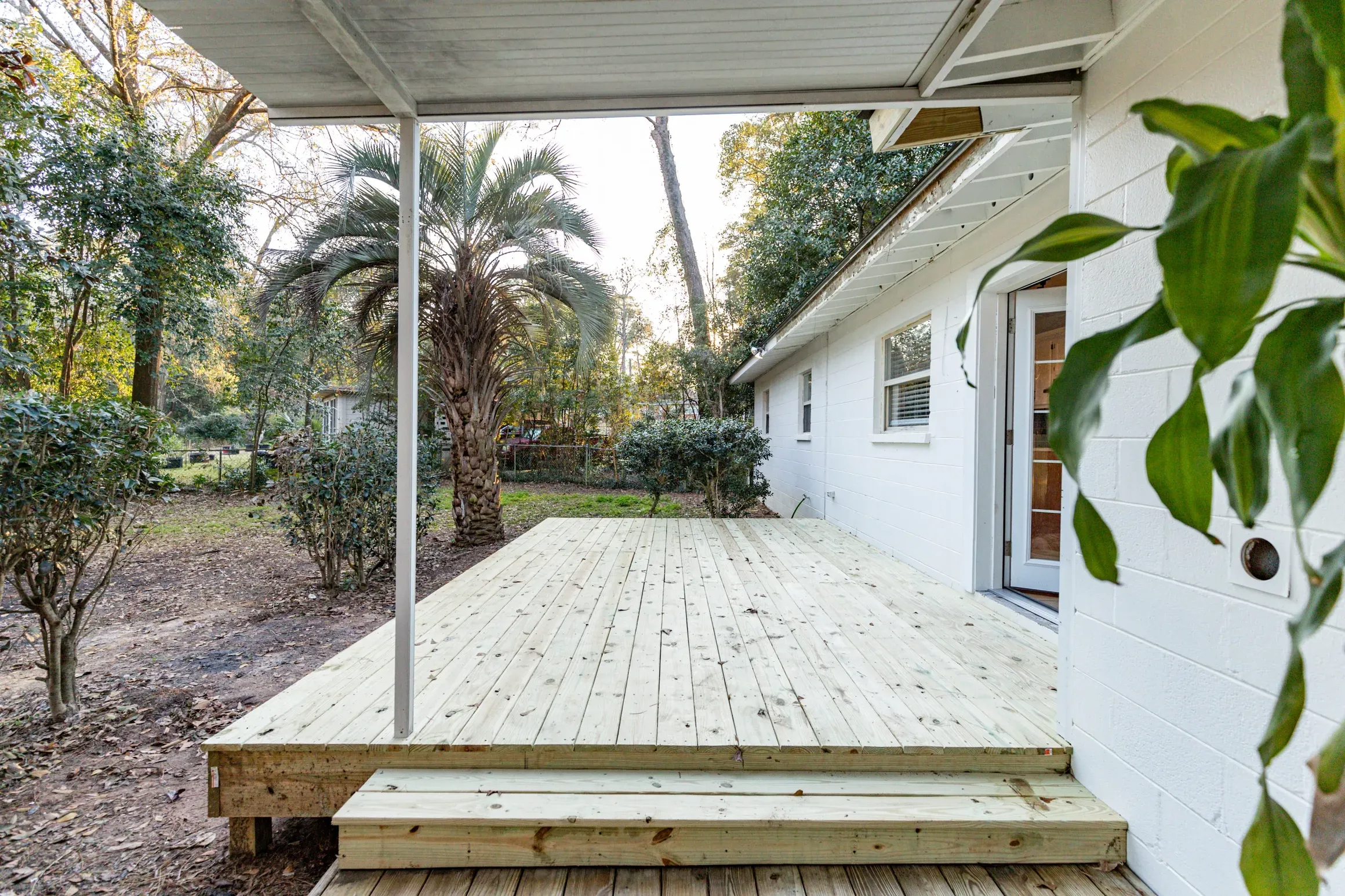 Custom Deck Builders in Moorpark CA | Lotus Custom Cabinetry